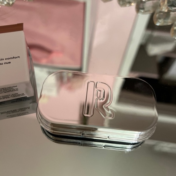 Rabanne Mini Blushy Duo- Feel the Heat - Picture 3 of 5